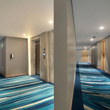 Holiday Inn Express Jakarta Wahid Hasyim By Ihg Kültér fotó
