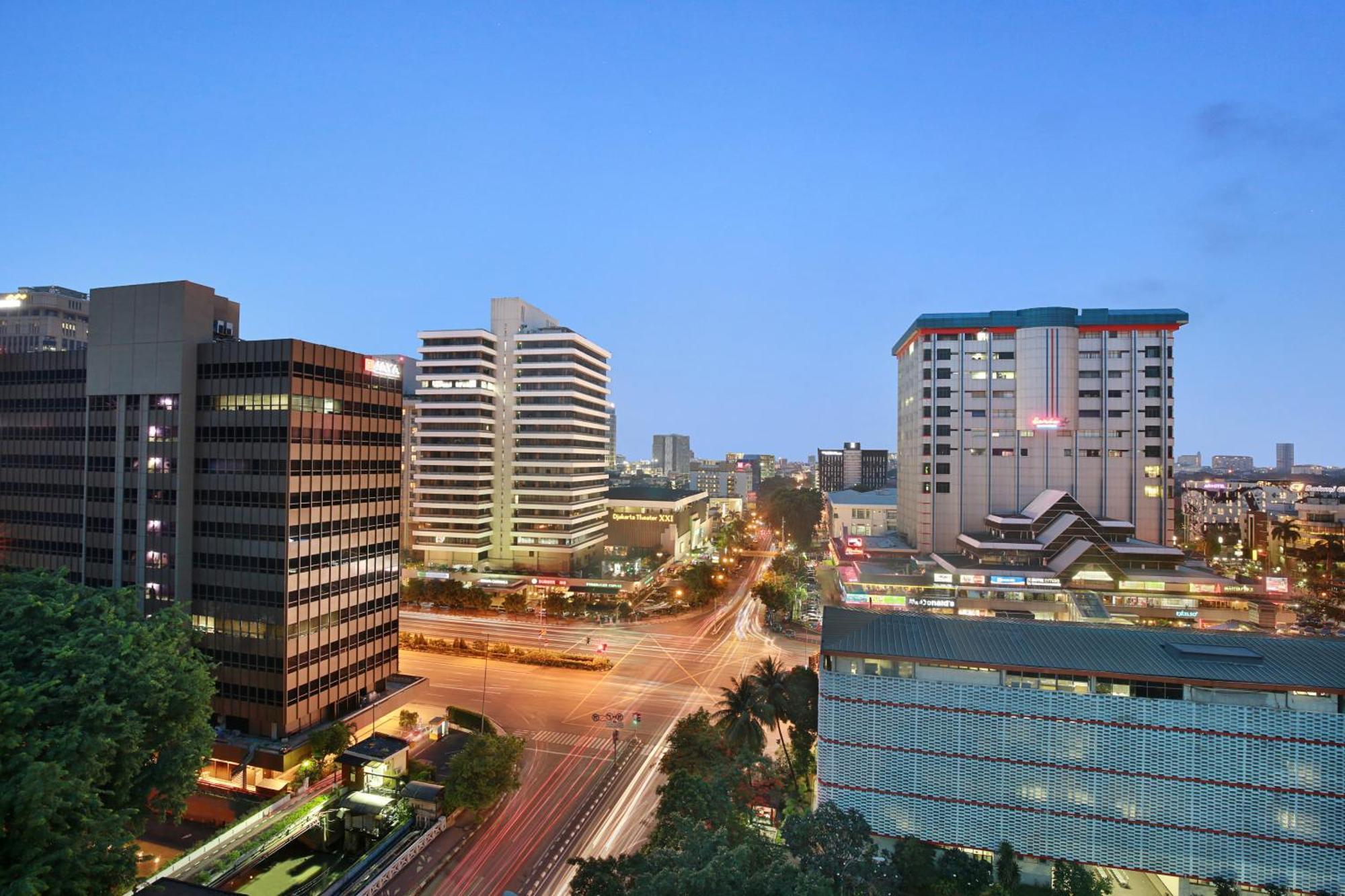 Holiday Inn Express Jakarta Wahid Hasyim By Ihg Kültér fotó